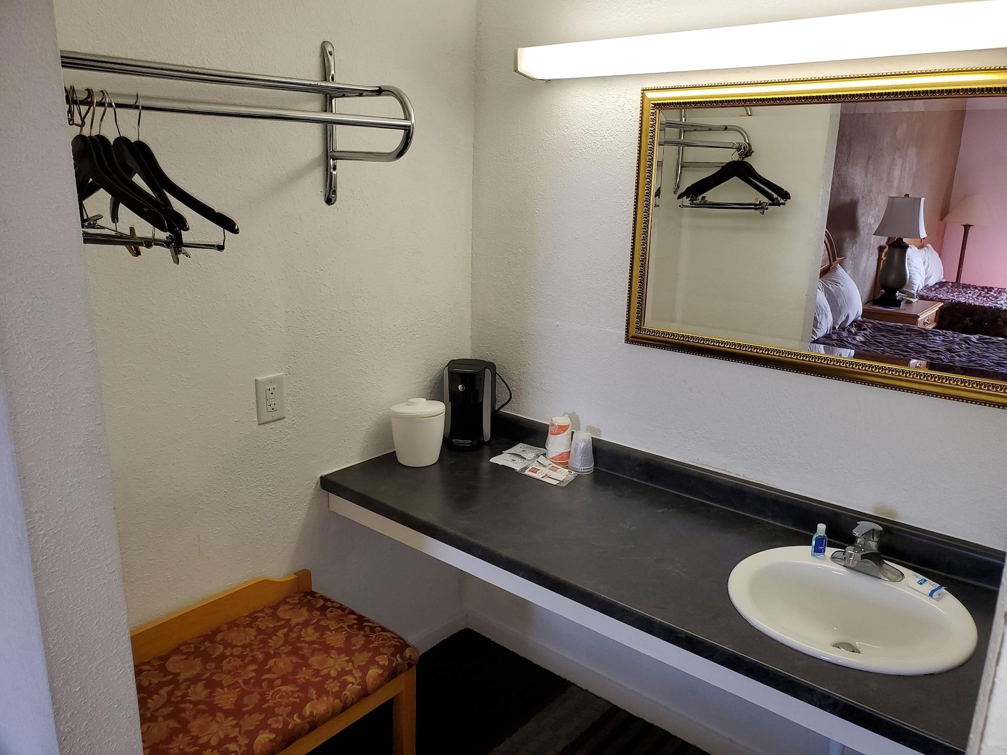 Rodeway Inn Brazil Dış mekan fotoğraf