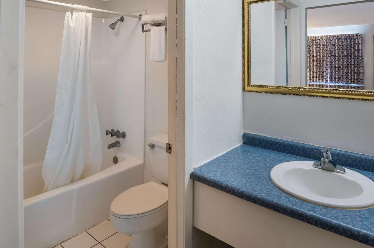 Rodeway Inn Brazil Dış mekan fotoğraf